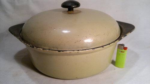 Founded in 1942 Rhodesian Iron and Steel Company 2 PROTOTYPES Heavy Cast Iron Green Enamel Roast Pot