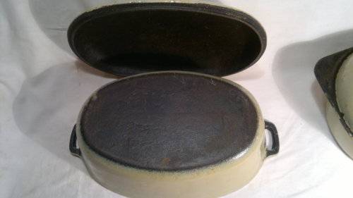 Founded in 1942 Rhodesian Iron and Steel Company 2 PROTOTYPES Heavy Cast Iron Green Enamel Roast Pot