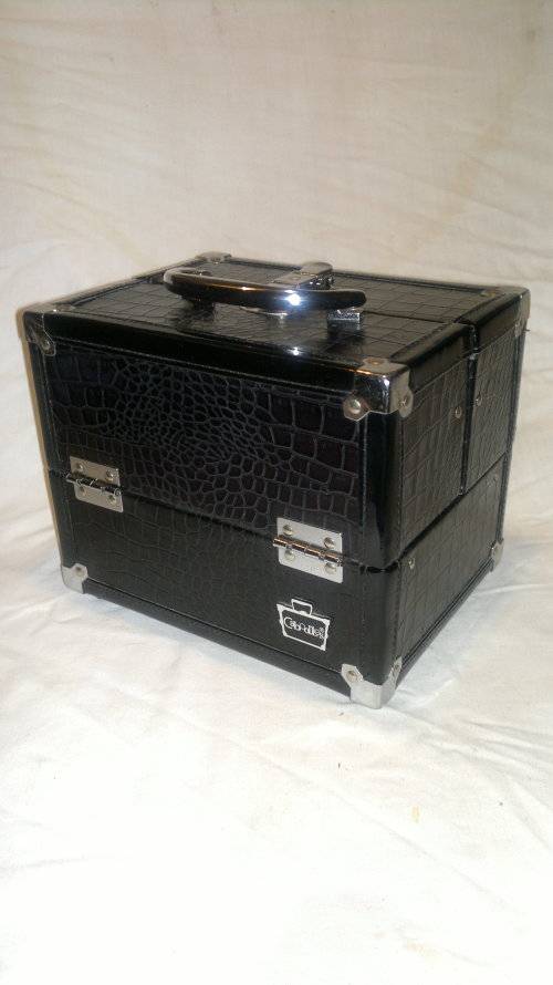 Two old vintage Jewelry Box`s with odd jewelry pieces.In fair to good condition, Sold as used s/hand