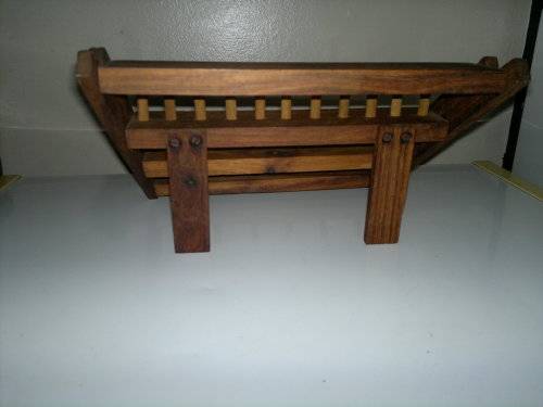 A 1950`s Vintage 3 rows wooden Thread Tolljies Fold up holder. Size folded: 230mm x 225mm.