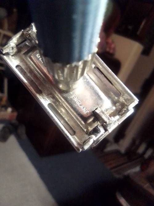 Gillette slim twist No S1 year 1972 England Butterfly razor plus Gentleman`s traveling grooming set.