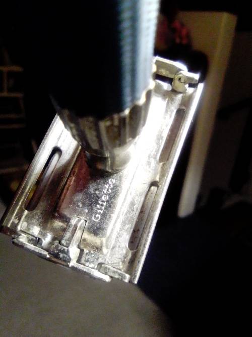 Gillette slim twist No S1 year 1972 England Butterfly razor plus Gentleman`s traveling grooming set.