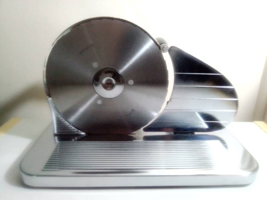 Vintage stainless steel Pineware  bread/meat slicer. For that Retro Kitchen.