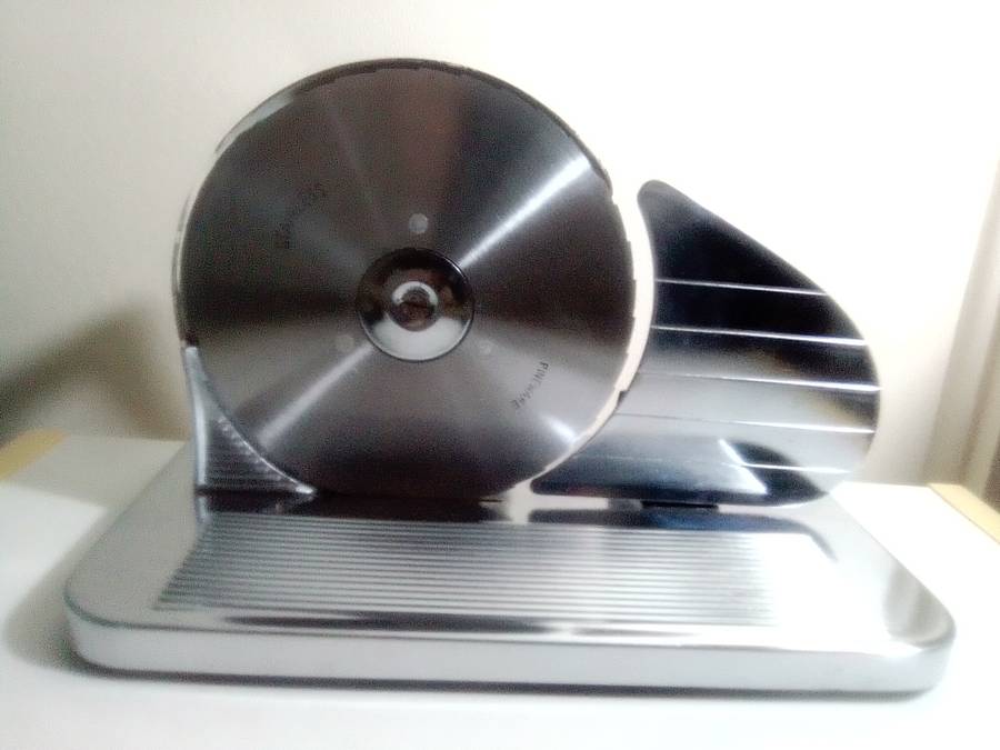 Vintage stainless steel Pineware  bread/meat slicer. For that Retro Kitchen.