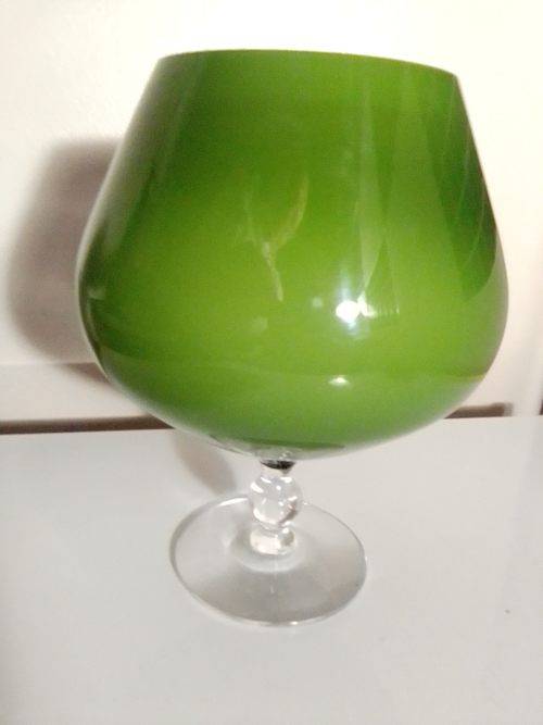 A Stunning Vintage Olive Green Brandy Murano style 210mm Tall Vase ideal to display.
