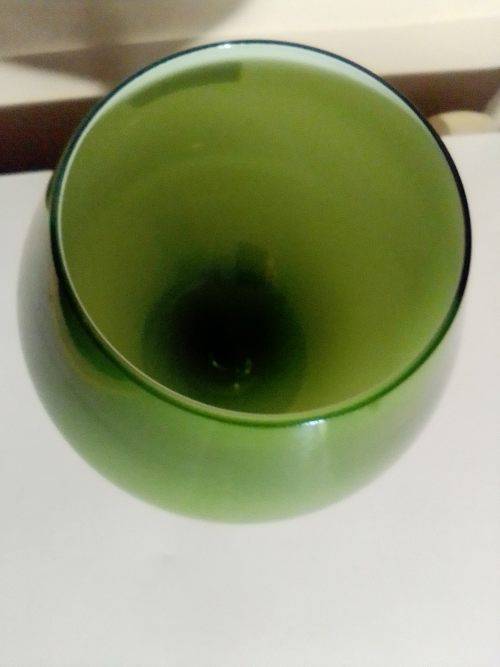 A Stunning Vintage Olive Green Brandy Murano style 210mm Tall Vase ideal to display.