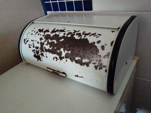 A well used large ` Monarch ` bread bin in original condition, for refurbish in used condition.