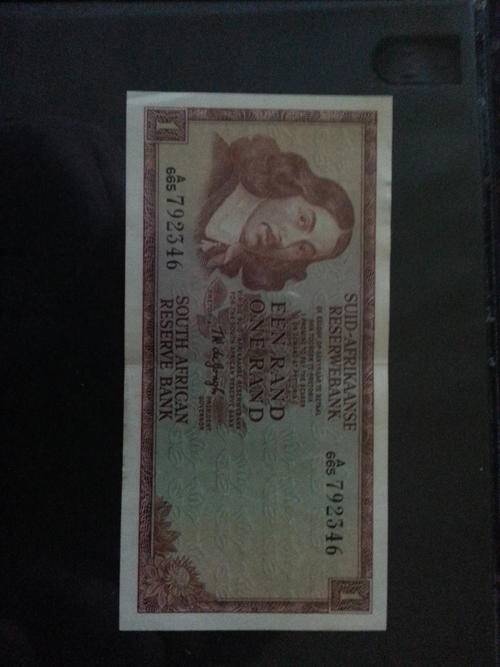 Old R1 note - A seies number! in excellent condition