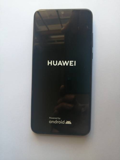 Huawei P30 Lite Cellphone in Great condition - Back cover included