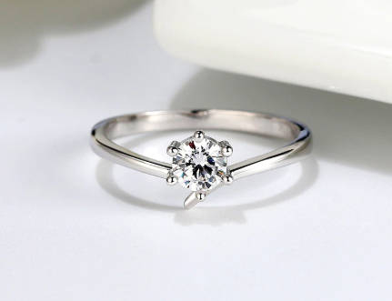 The S925 Silver Solitaire Engagement Ring