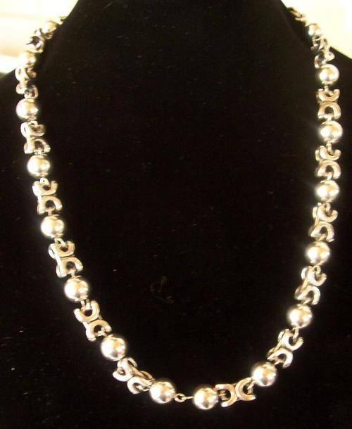 Tibetian silver 18 ball necklace