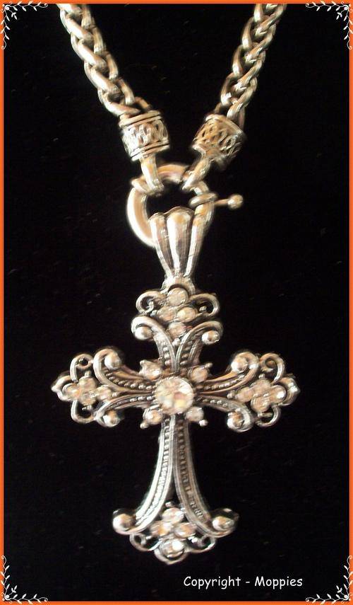 "Marquisette" Look Cross pendant and chain - Tibetian Silver