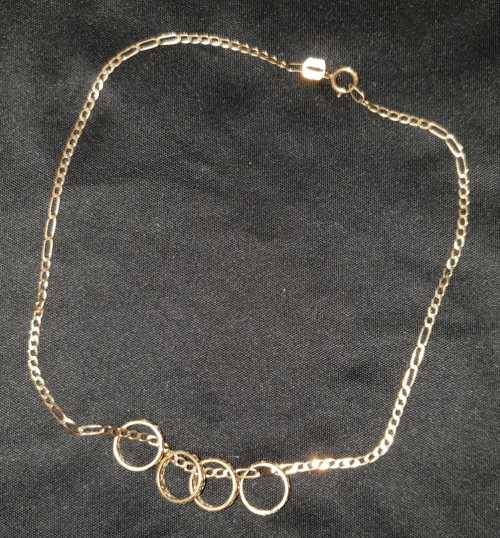 Genuine  Fine 9ct Gold Figaro Ankle Bracelet with 4 lace like pattern rings