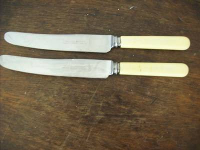 2 KNIVES. TRUSTWELL BROTHER.  SHEFFIELD.  ENGLAND.