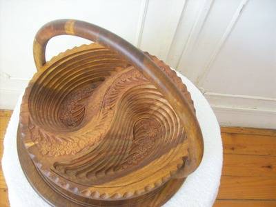 WOODEN FRUIT BOWL.  BEAUTIFUL & UNUSUAL.