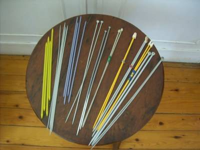 KNITTING NEEDLES
