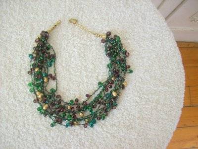 NECKLACE.  VERY ATTRACTIVE.