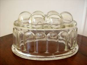 JELLY MOULD.   GOOD CONDITION. VINTAGE