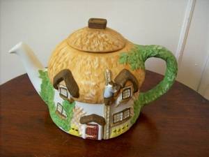 TEAPOT.  CHRISTOPHER WREN.  ENGLAND.