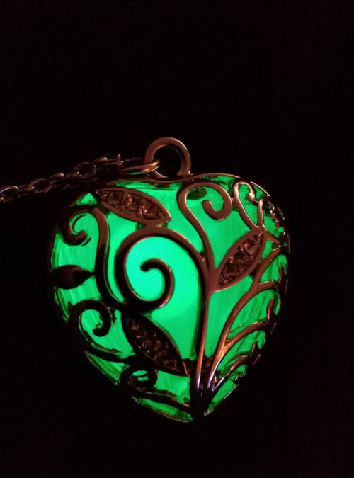 THE LUCKY IRISH HEART PENDANT JEWELRY - GLOW IN THE DARK