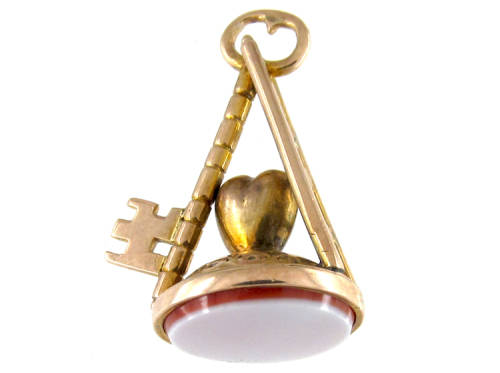 ## 15kt Gold Victorian Pendant/Token