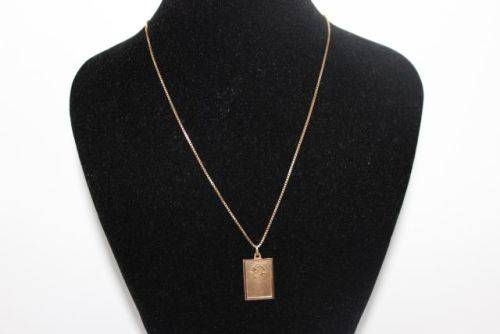 Beautiful 9ct Yellow Gold Ladies Necklace & Pendant