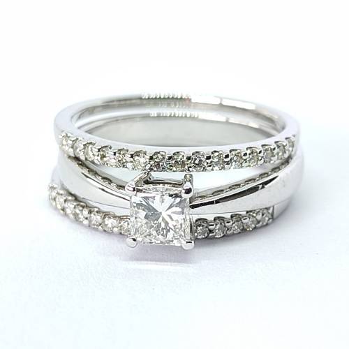 Beautiful White Gold Princess Cut Diamond Ring