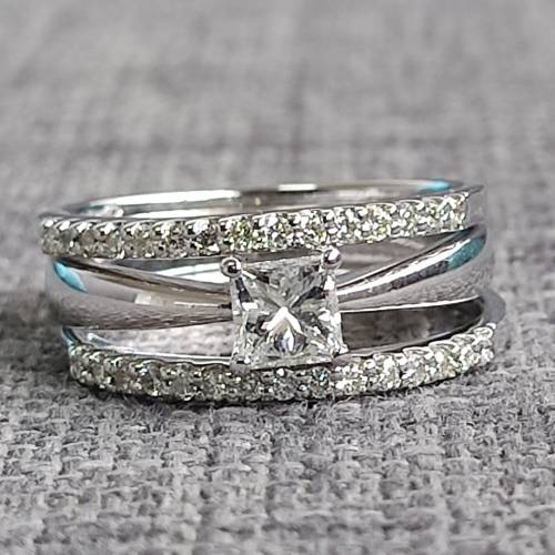 Beautiful White Gold Princess Cut Diamond Ring