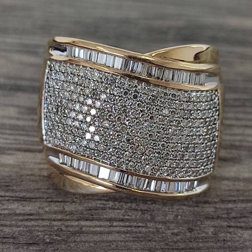Yellow Gold Diamonds Ring