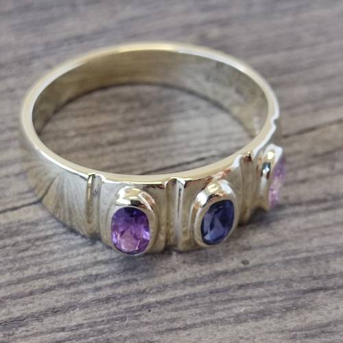 Gorgeous 3 Stone Gold Ring