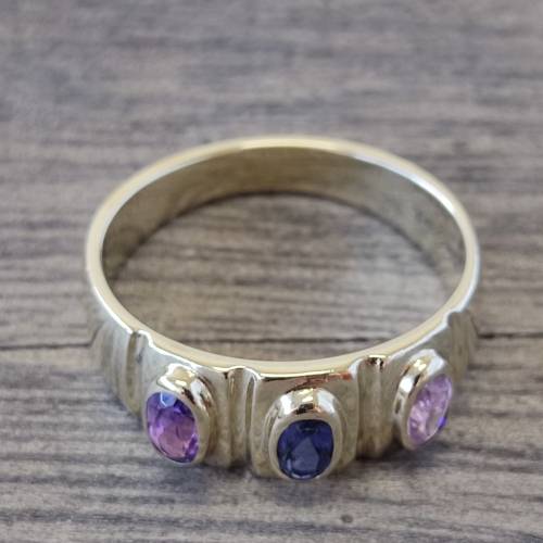 Gorgeous 3 Stone Gold Ring