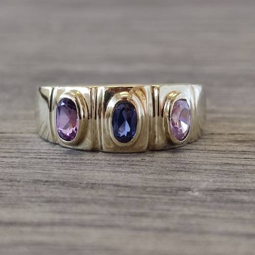 Gorgeous 3 Stone Gold Ring
