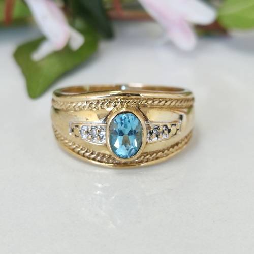Yellow Gold and Oval Aquamarine Ring #1024