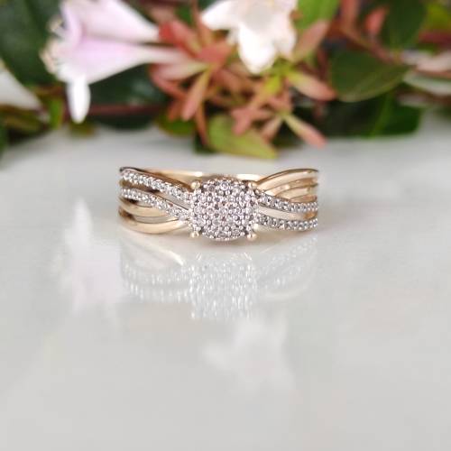 Yellow Gold and Diamond Chips Ring #1068