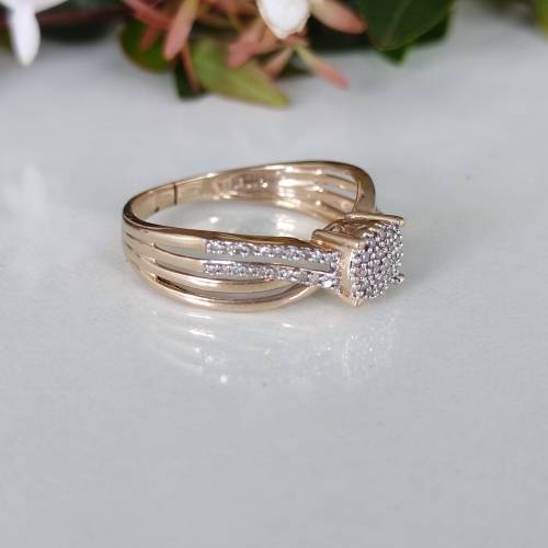 Yellow Gold and Diamond Chips Ring #1068