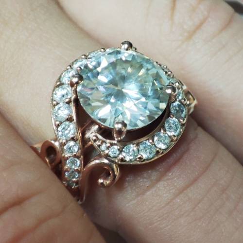 Bargain!! Rose Gold Moissanite Ladies Ring