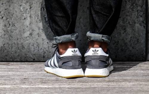 Original Mens ADIDAS INIKI-5923 - D97345 - UK 11 (SA 11)
