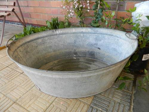 Very Old Very good condition Zink Bath!!!!