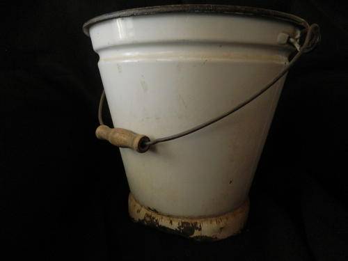 Wooden Handele Old Enamel Bucket