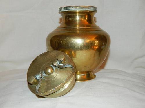 Stunning Copper Flask with Lid