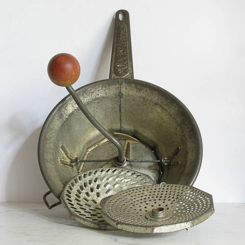 VINTAGE MOULIN LEGUMES - FRANCE