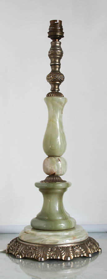 VINTAGE ORNATE ONYX AND BRASS TABLE LAMP