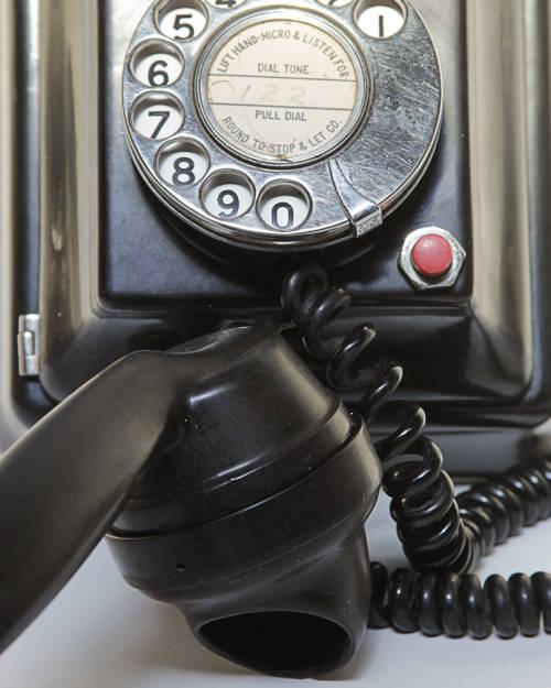 VINTAGE - BLACK WALL MOUNT BAKELITE TELEPHONE - ATM
