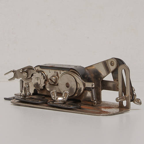 SINGER VINTAGE BUTTONHOLE ATTACHMENT 121795