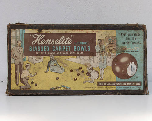 HENSELITE JUNIOR BIASSED CARPET BOWLS GAME IN MINIATURE