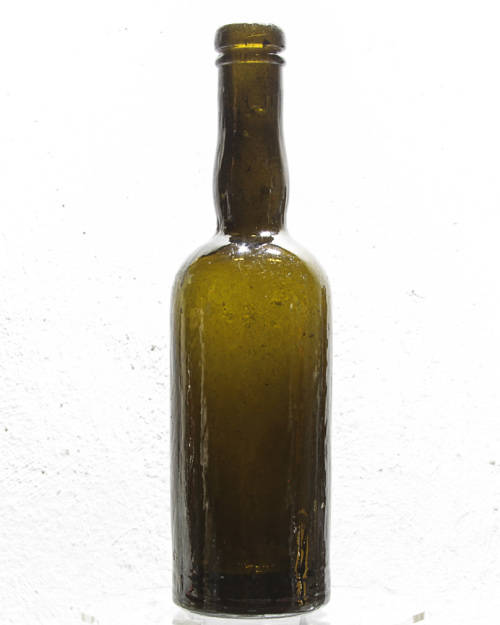 3 QUAINT VINTAGE BOTTLES, 1 LOT