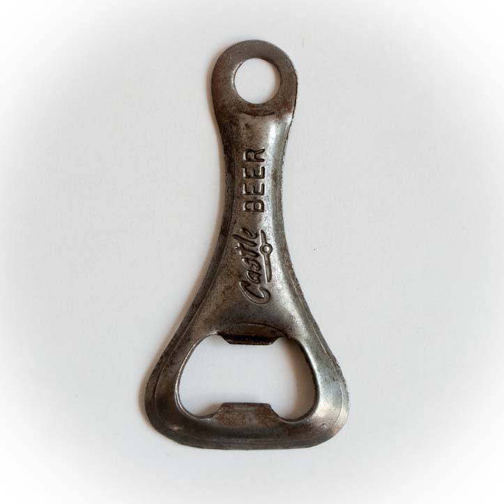 VINTAGE CASTLE BEER BOTTLE OPENER, USEFUL ! ... x 1