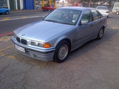 1997 BMW 318 is
