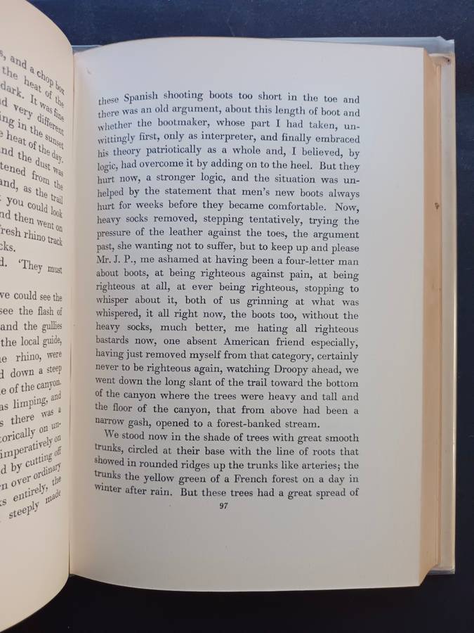 GREEN HILLS OF AFRICA / ERNEST HEMINGWAY