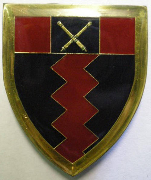 10 Artillery Brigade Shoulder Flash Pins Intact